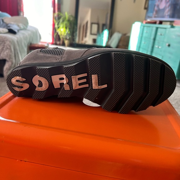 Sorel Joan of Arctic Wedge Lou Chelsea boots‼️ - Picture 3 of 8